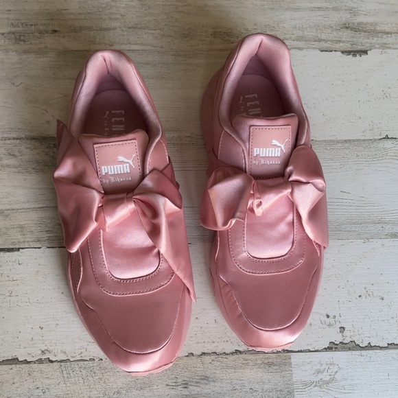 Puma x Fenty by Rihanna Pink Bow Shoes Size 8.5 - Picture 2 of 13